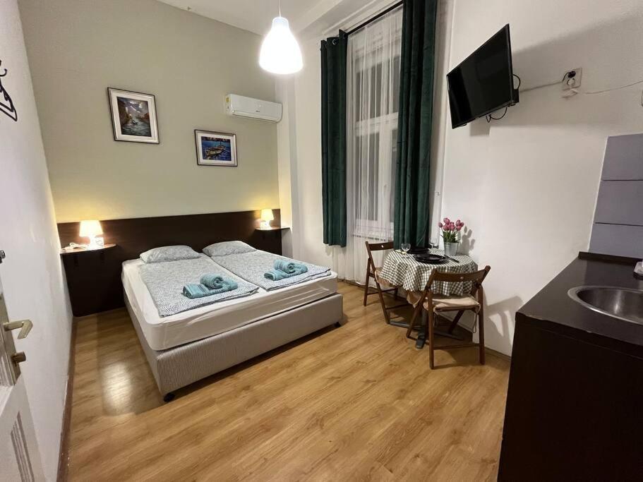 2# Sunflower Cozy Apartment Budapest Bagian luar foto