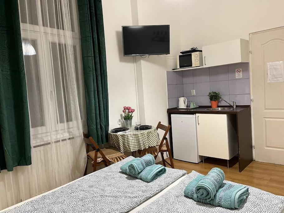 2# Sunflower Cozy Apartment Budapest Bagian luar foto